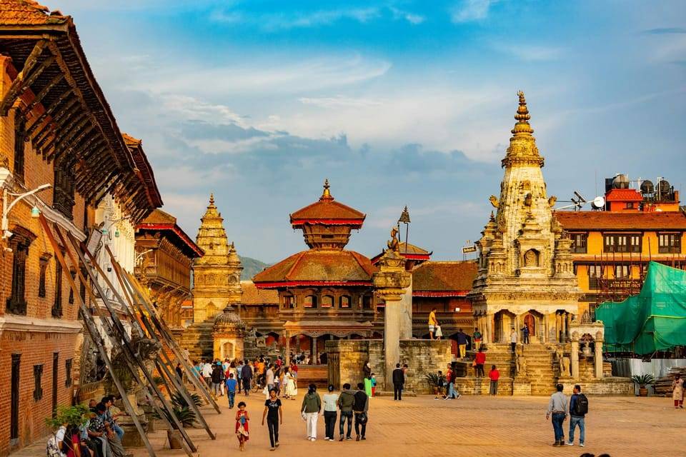 Kathmandu: Nagarkot Sunrise and Bhaktapur Day Trip