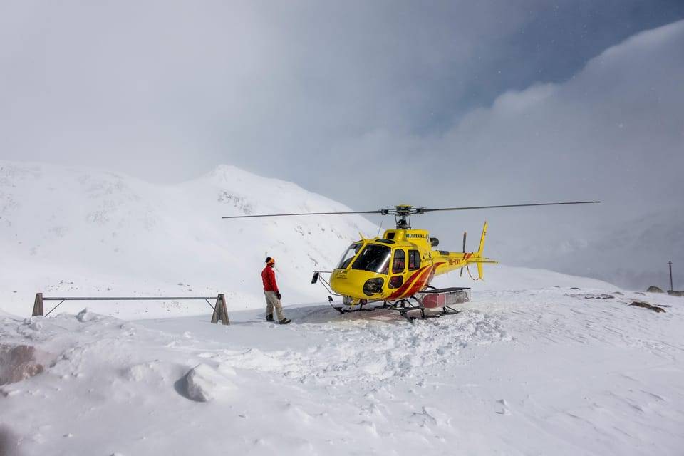 Everest Helicopter Tour Landing & Breakfast at Everest View
