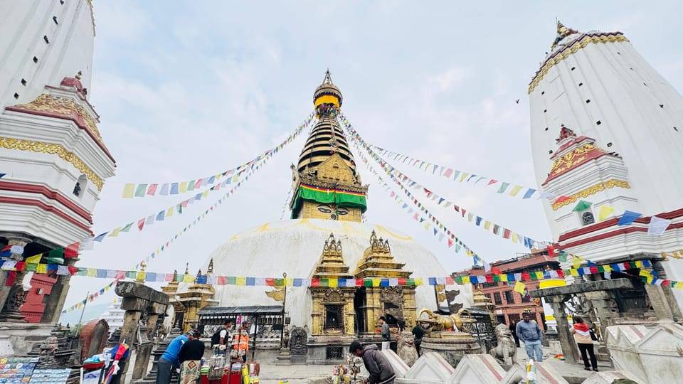 Kathmandu: Durbar Square, Swayambhunath & Kirtipur Tour