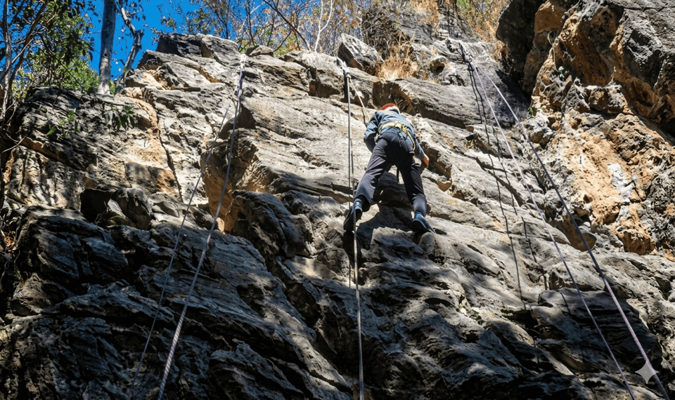 Kathmandu: Nagarjun Rock Climbing Experience