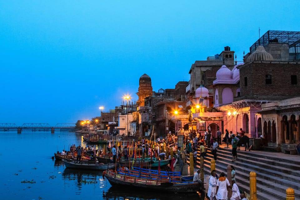 From Delhi: Mathura and Vrindavan Spiritual Private Day Trip