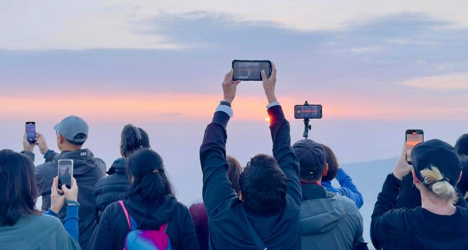 Kathmandu: Nagarkot Sunrise View & Morning Hike with Lunch