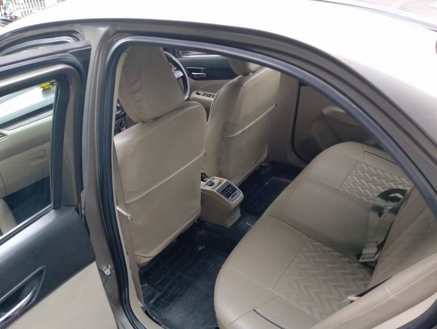 From Pokhara: Luxury Private Car to Kathmandu