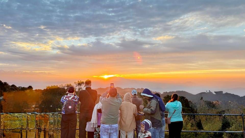 Kathmandu: Nagarkot Sunrise & Hike with Lunch -Private/Group