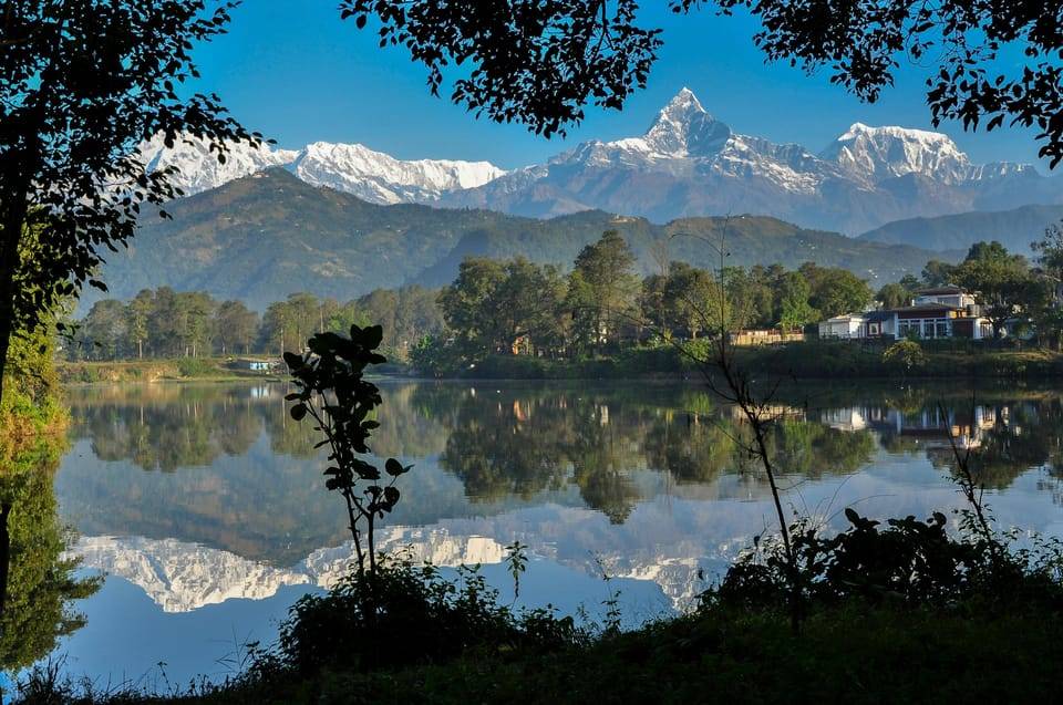 Pokhara: Guided Evening Walking Tour in Lakeside