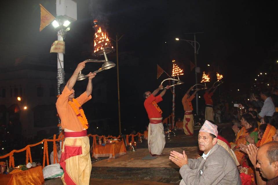 Pashupatinath Temple Aarti & Cremation Evening Tour