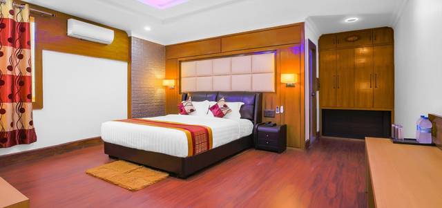 Hotel Intourist Palace — hotel in Itahari
