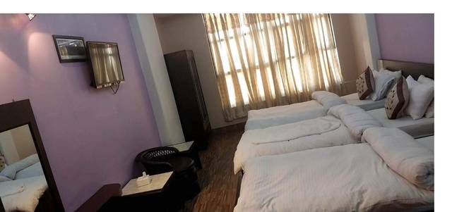 Hotel the Mirror Inn — hotel in Pokhara