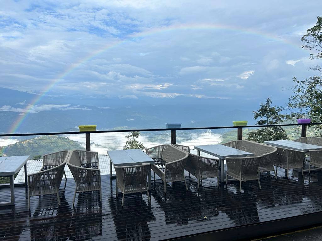 Himalaya Sunrise Views | Cosy Resort Retreat