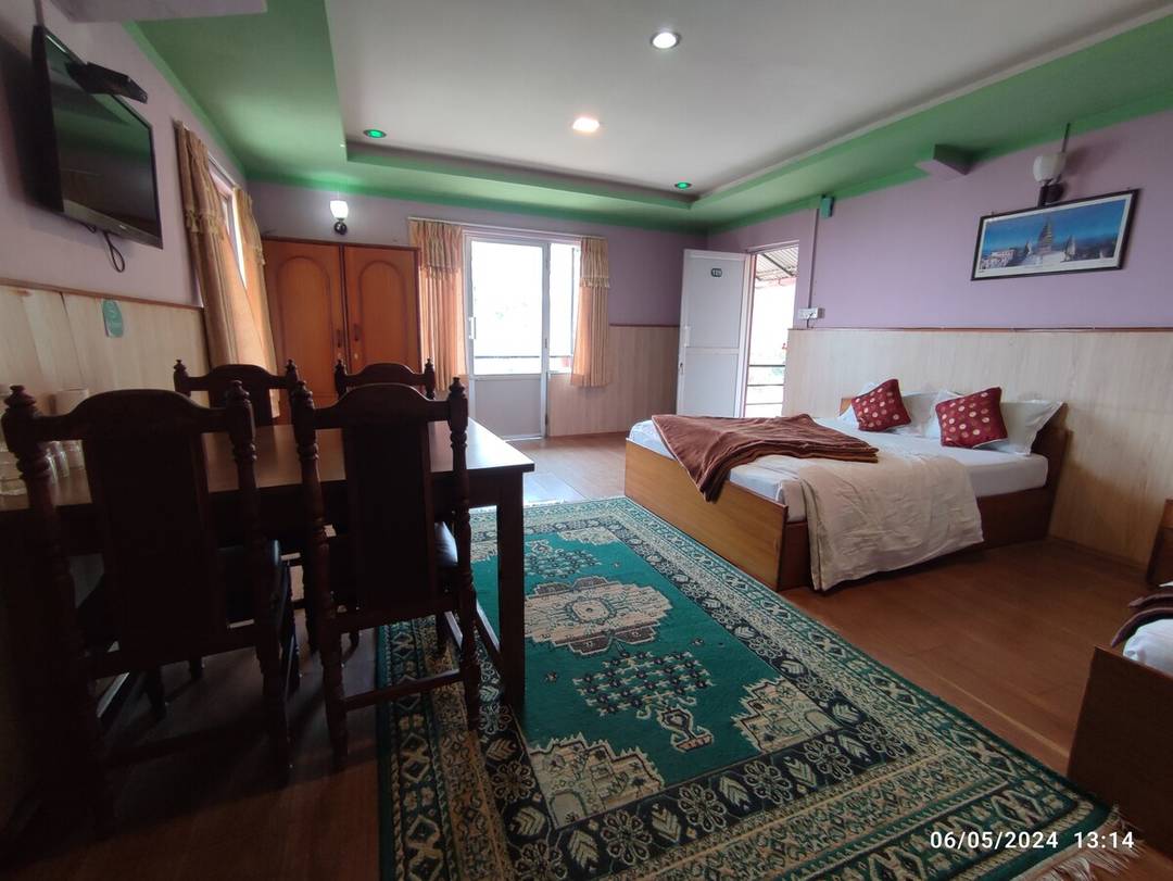 Family room with balcony ! — photo