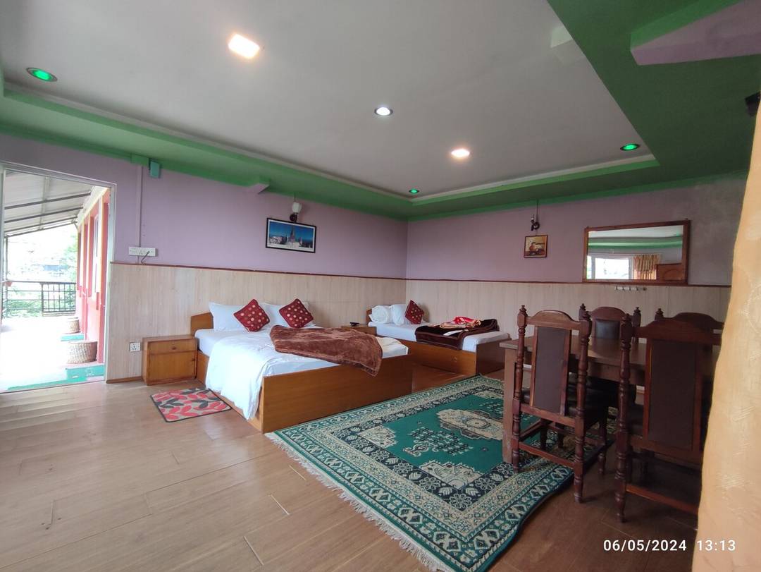 Family room with balcony ! — photo