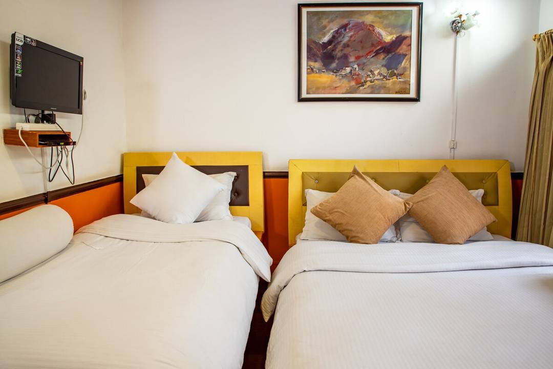 Shangrila Serenity Room, Walk to Markets & Temples