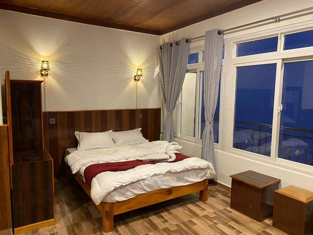 Sarangkot Scenic View Guest House — photo