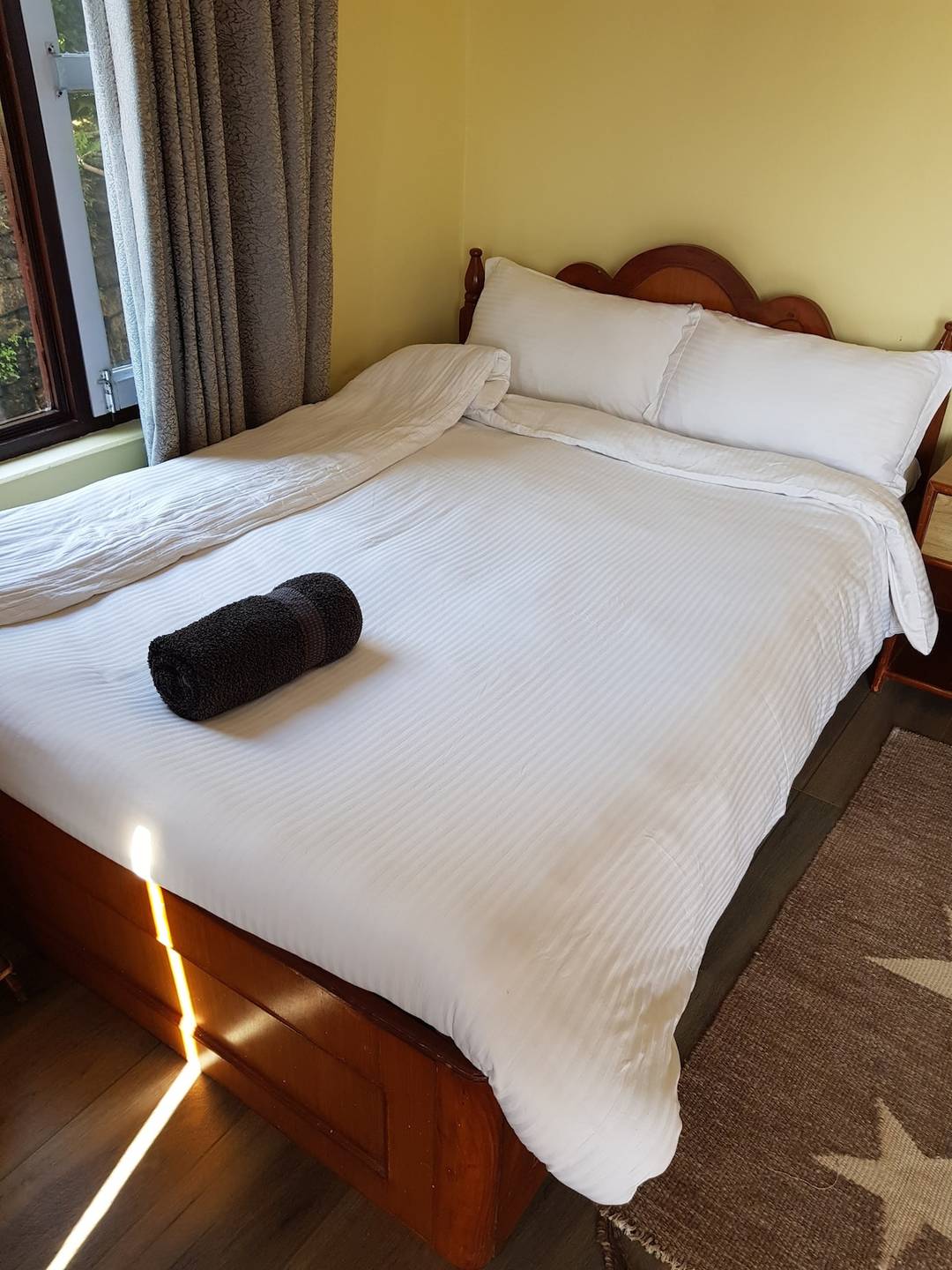 Phewa Room 1 Standard Twin Phewa Lake View — photo