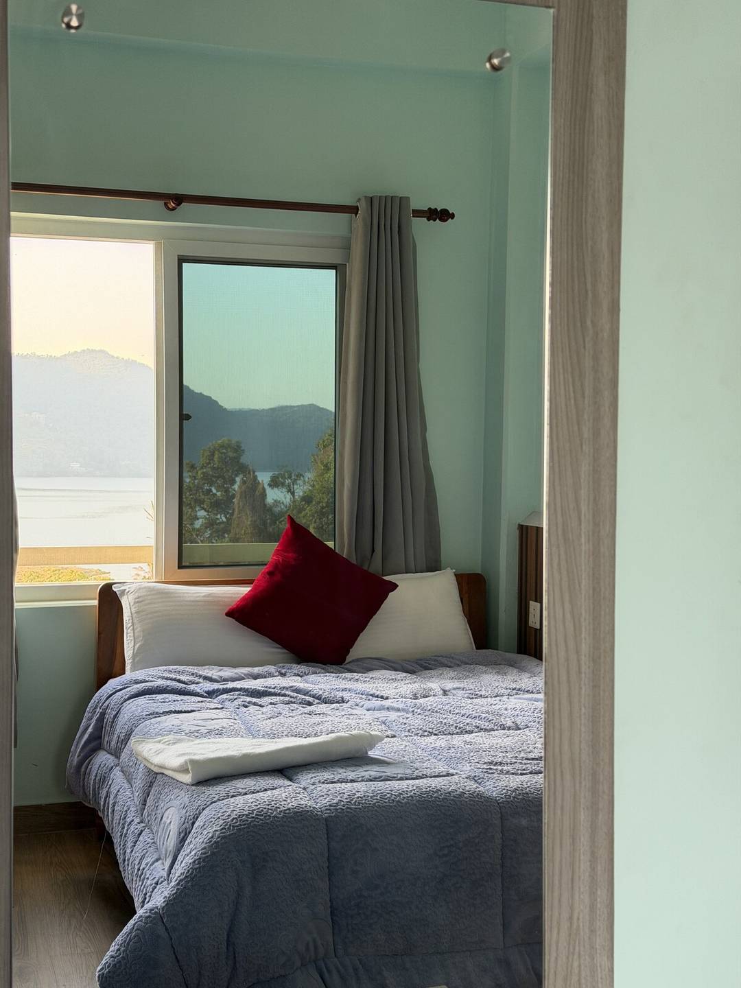 Room w/ Balcony View in Pokhara Lakeside — photo