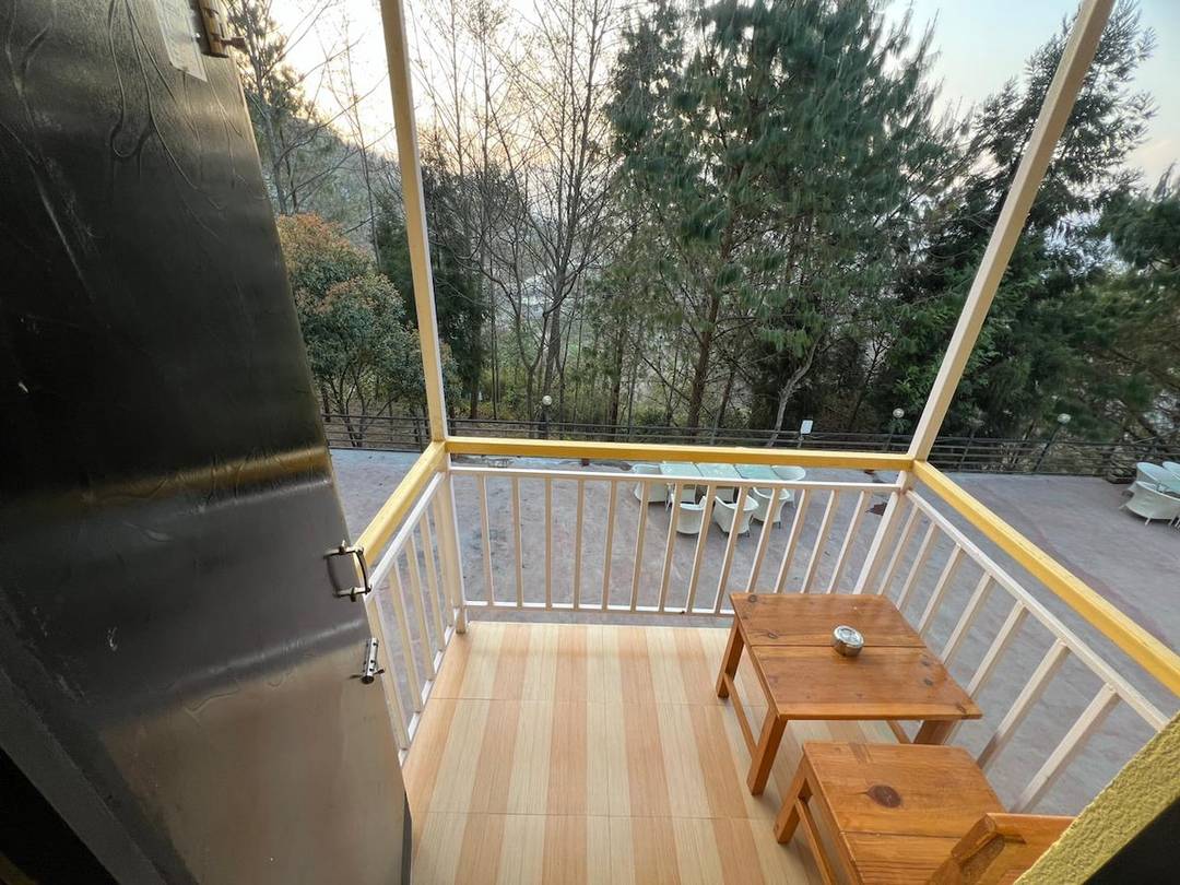 The Lapsi Tree Deluxe Room — photo
