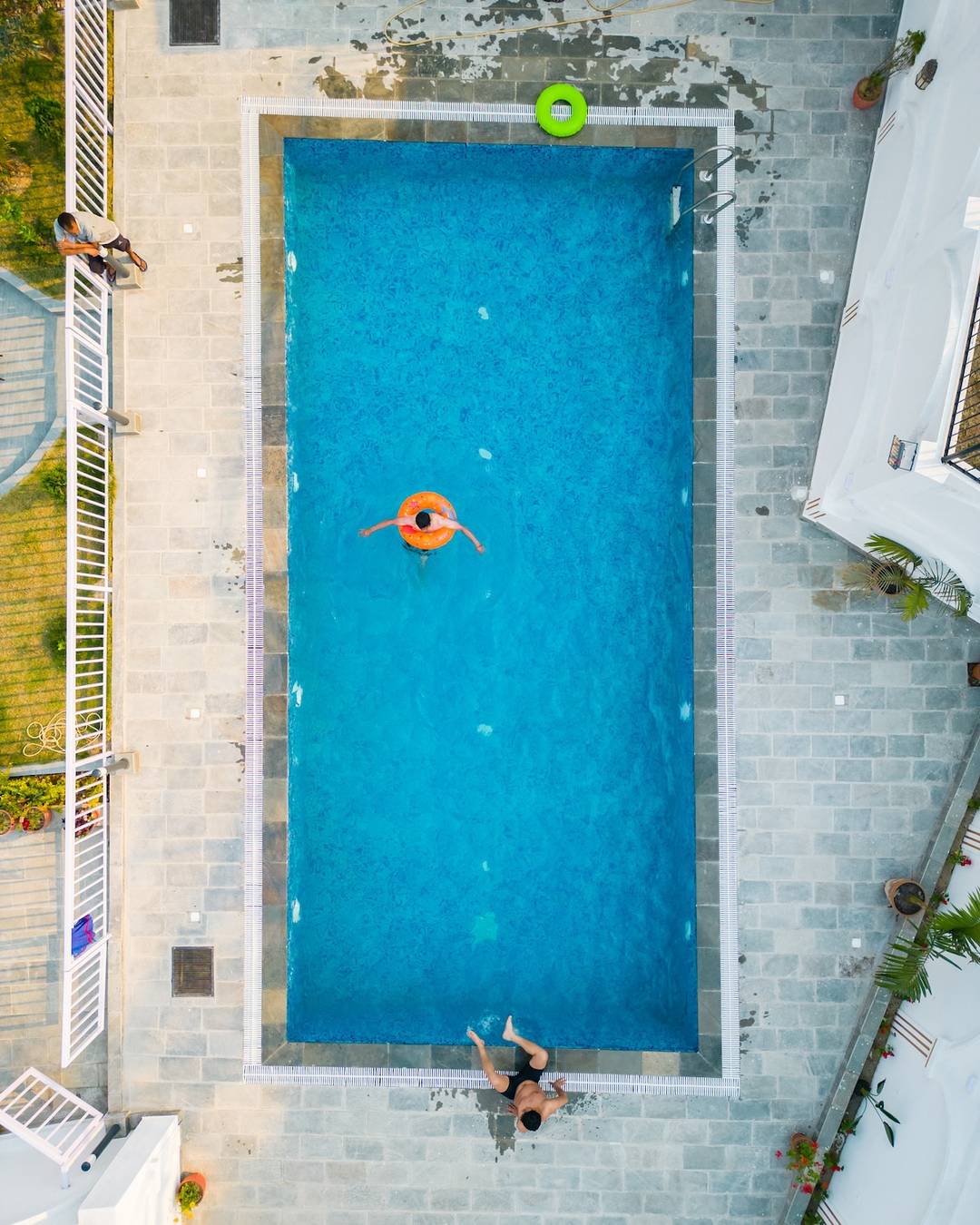 The White House Villa: 8 Bedroom swimming pool — photo