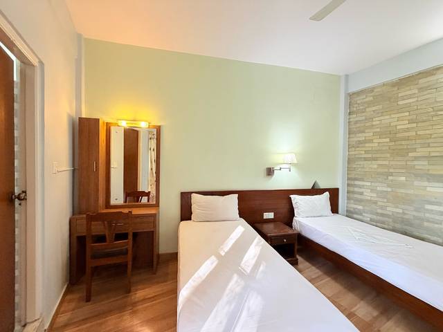 Cozy Twin bed Room w/ Balcony | Lakeside