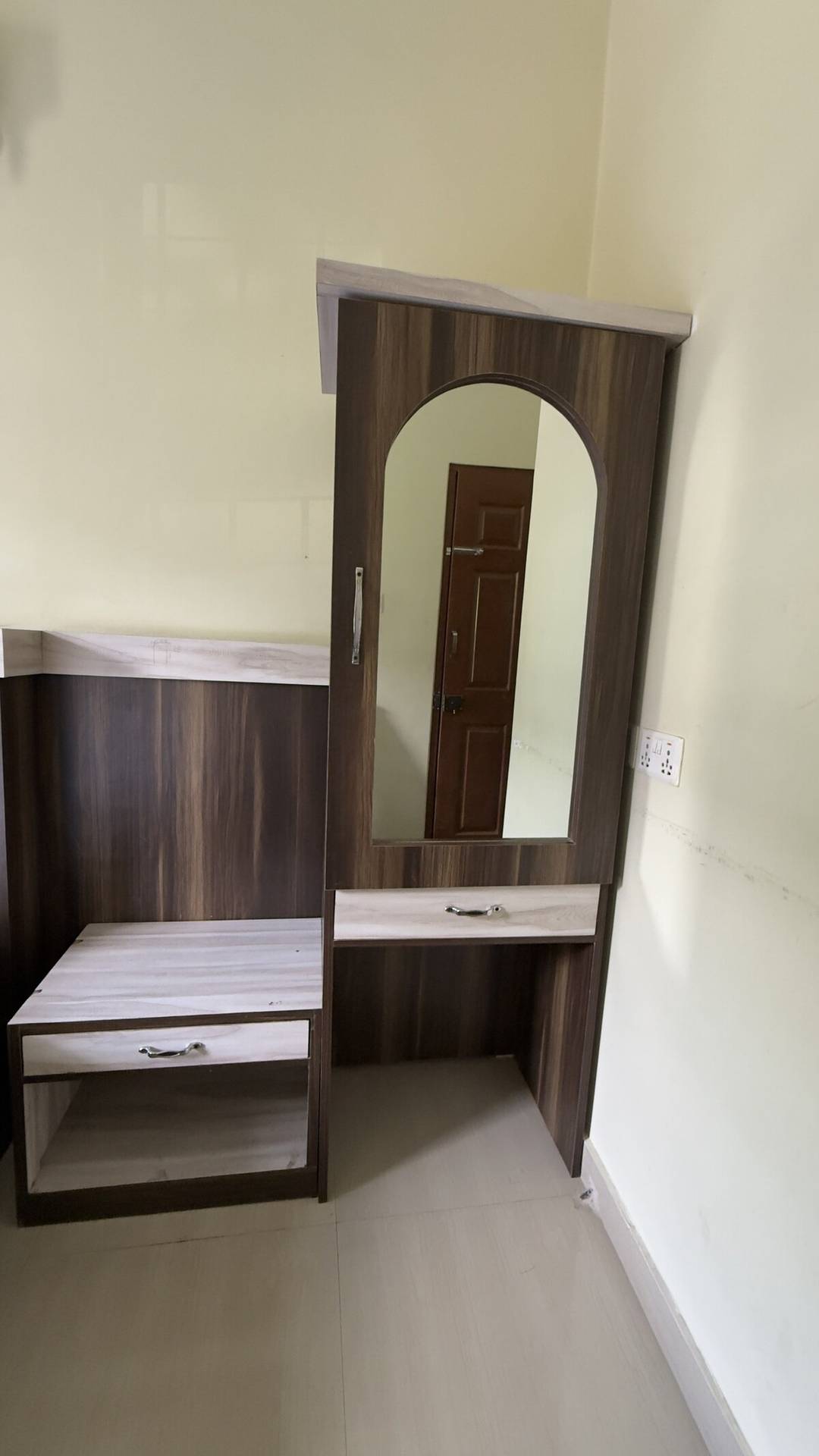 Cozy room w/ bathroom attached — photo