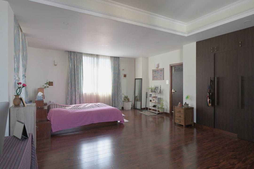 Spacious Apartment in Lalitpur with a Bathtub — photo