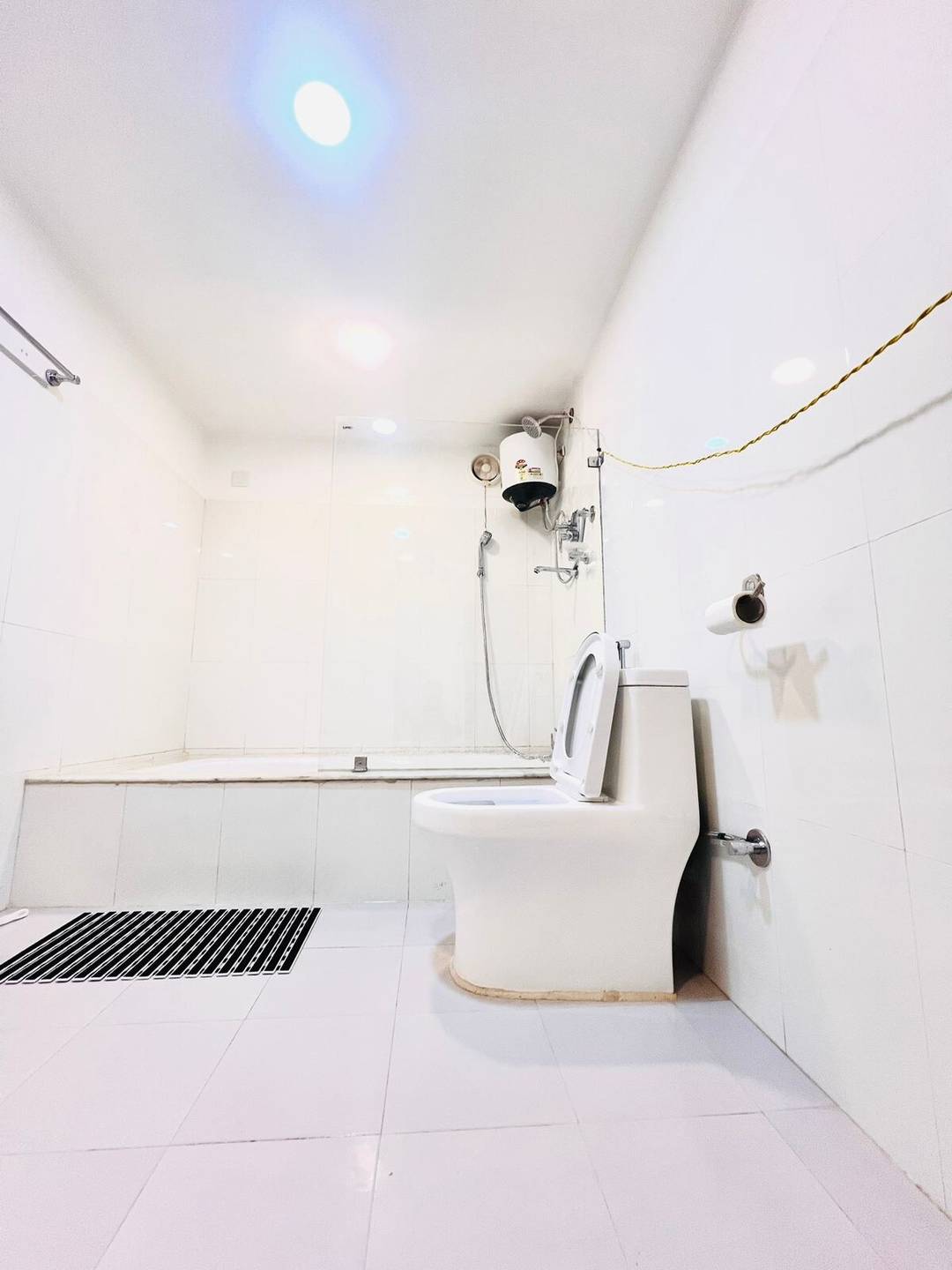 1Bhk centrally located Apartment — photo