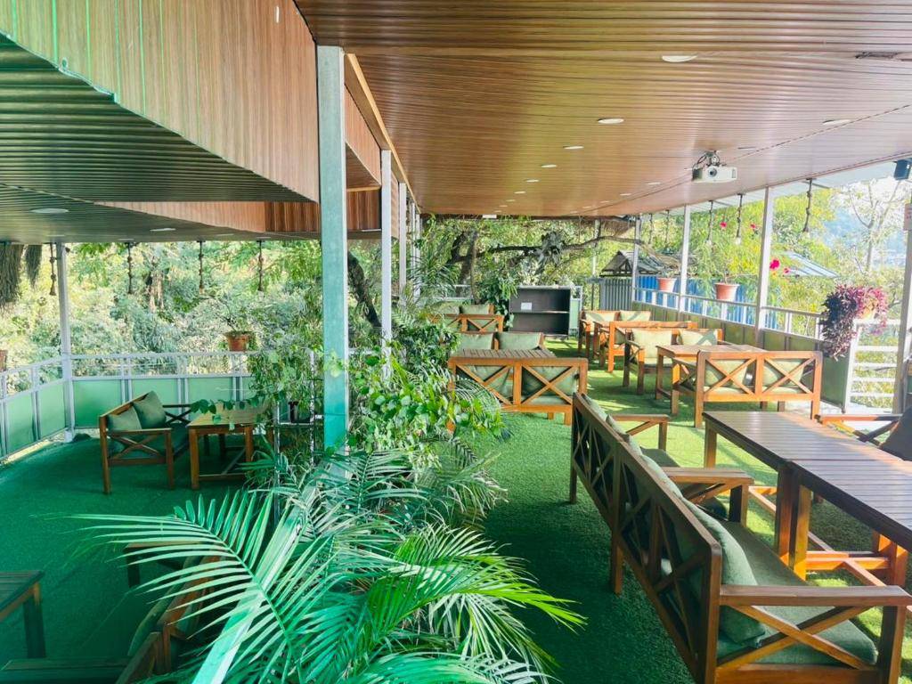 Comfort Room at Pokhara Lakeside — photo