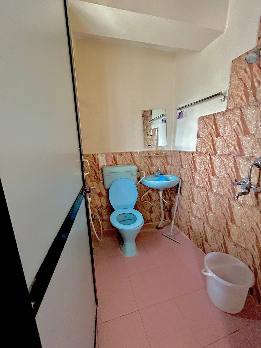 1 bedroom 1 kitchen Furnished — photo