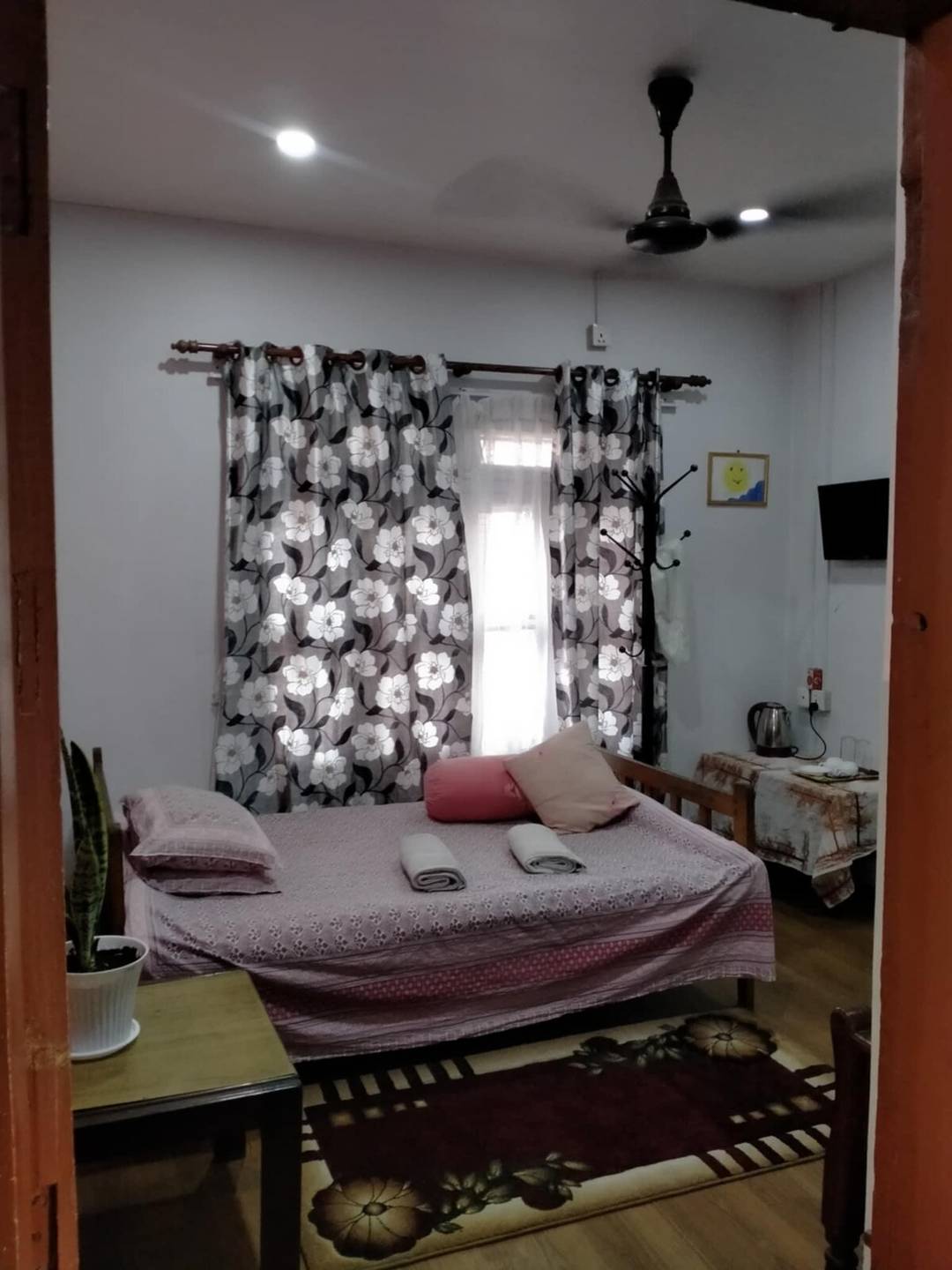 Peaceful and Homely 2 BHK, with attached kitchen — photo
