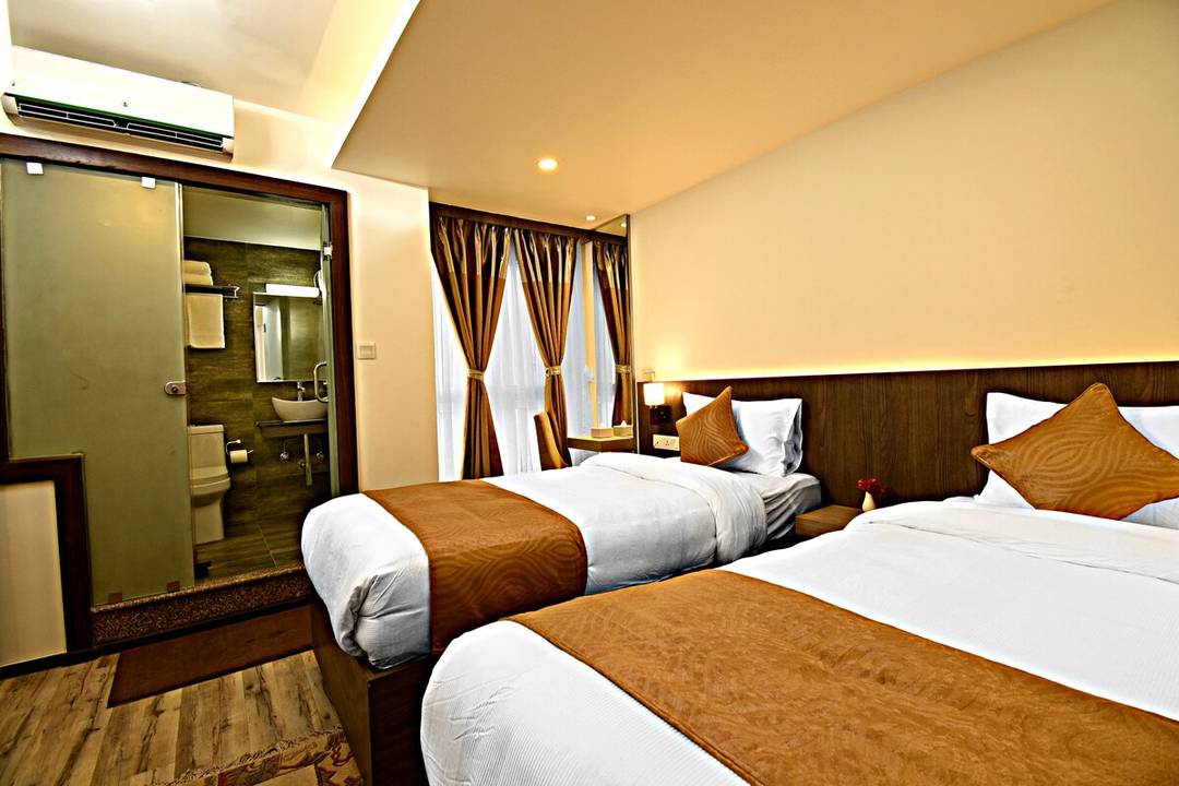Deluxe Twin Room at The Milestone Hotel