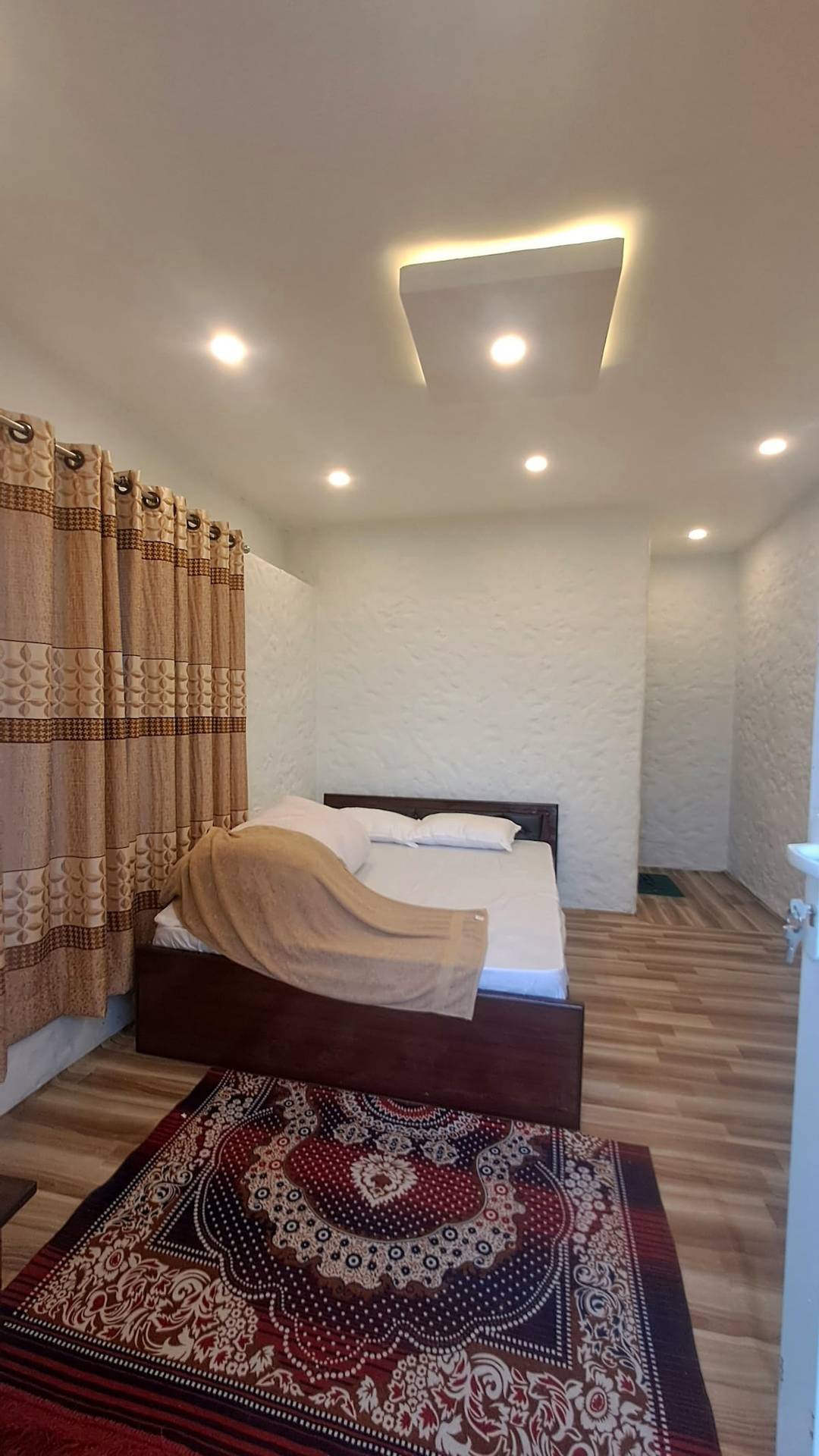Kailash villa (cave cabin/lake front) — photo