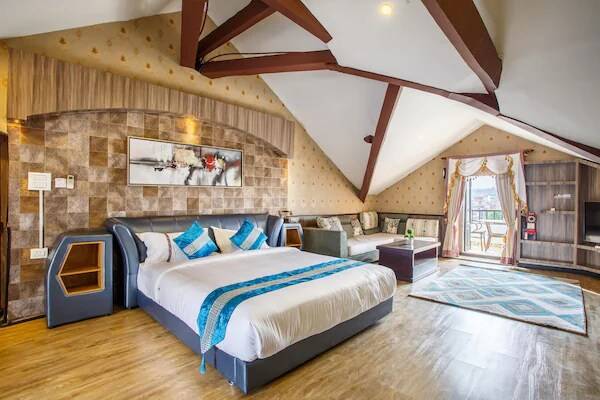 Royal Empire Boutique Hotel — photo