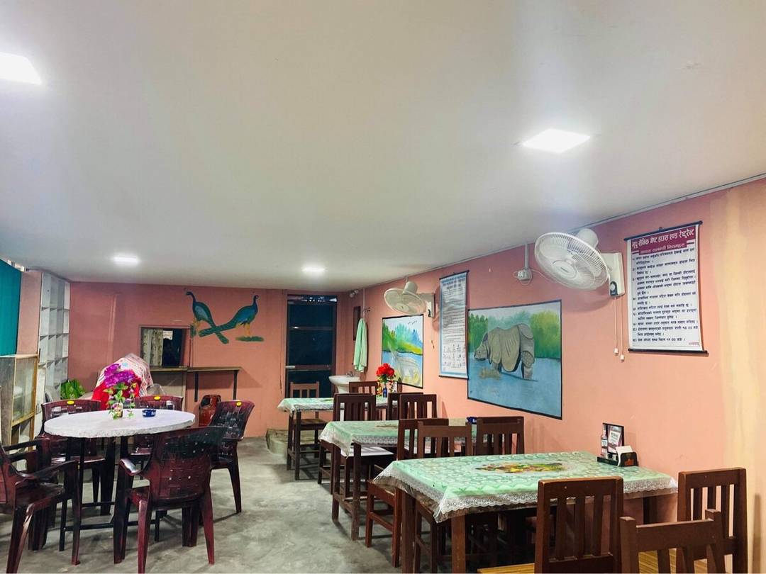X Army Hotel Sauraha  facilitate of jungle safari