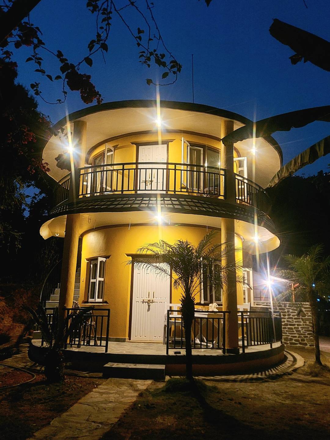 Round House Room 1 Deluxe Double Phewa Lake View