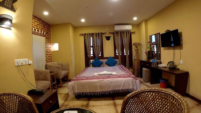 deluxe king room