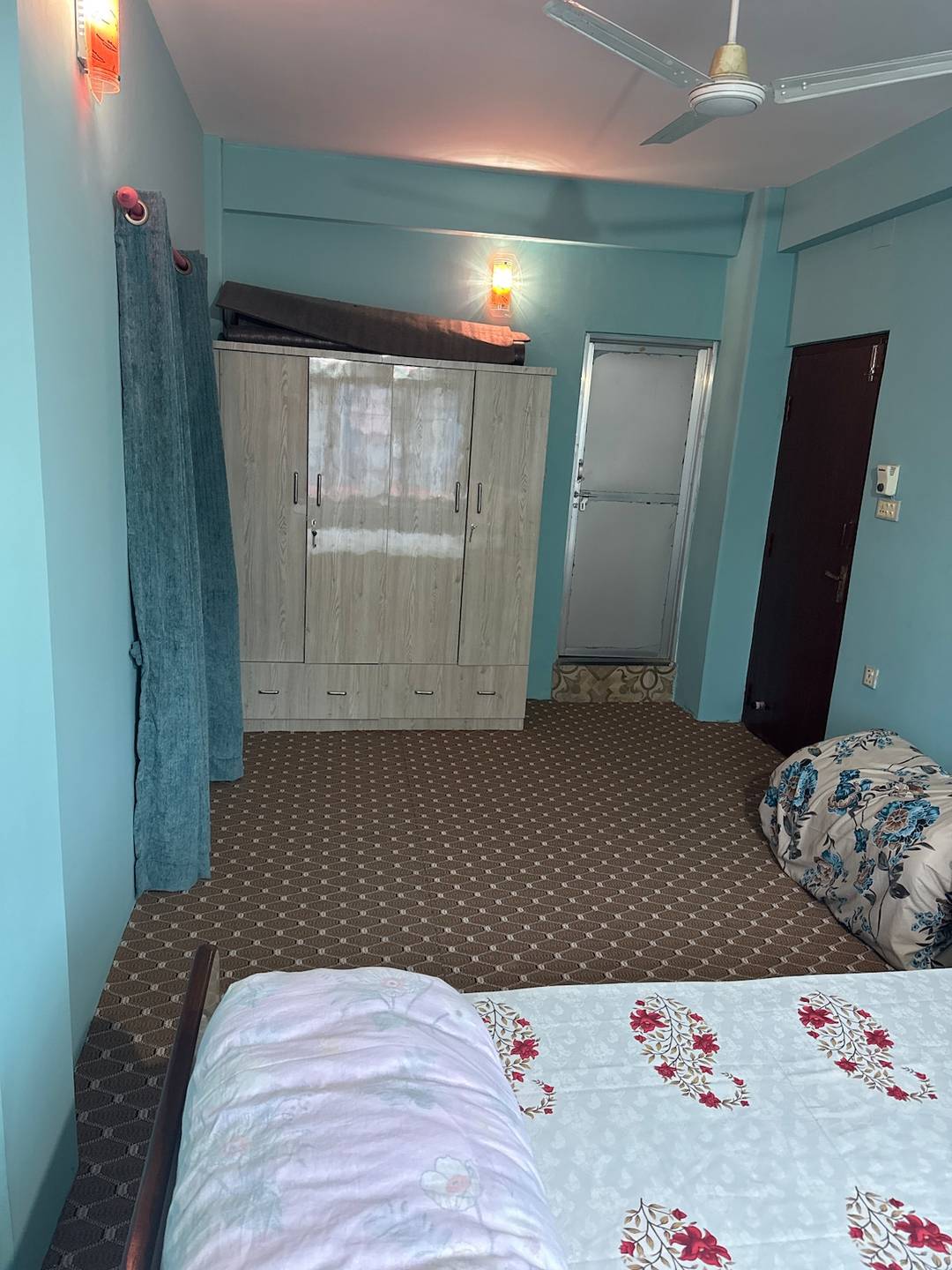 Cozy and clean bedroom — photo
