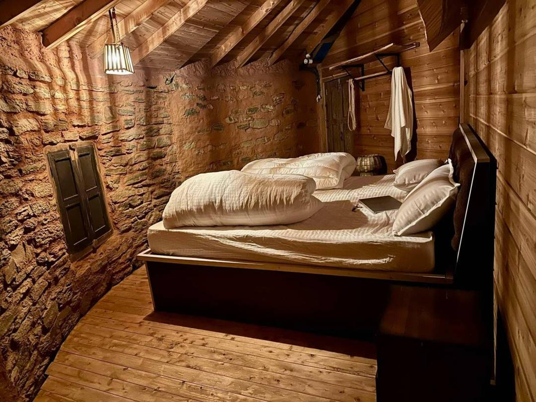 Damaru Roundhouse stay — photo