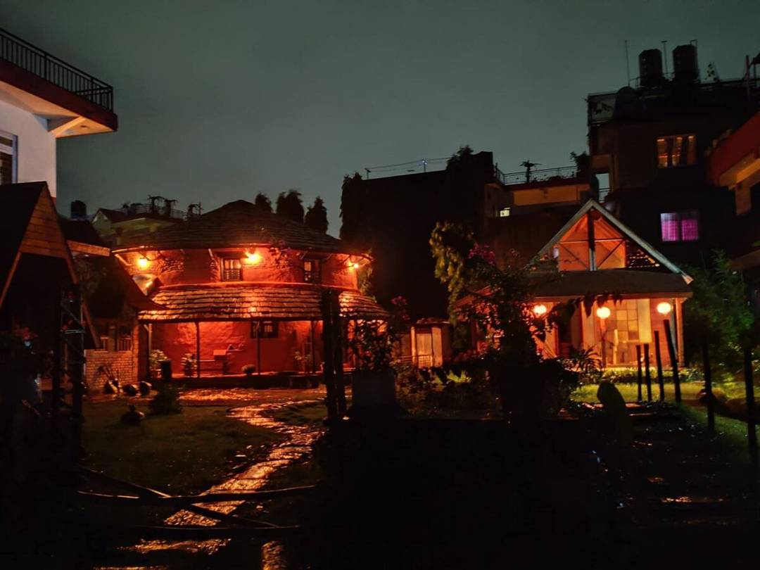 Damaru Roundhouse stay — photo