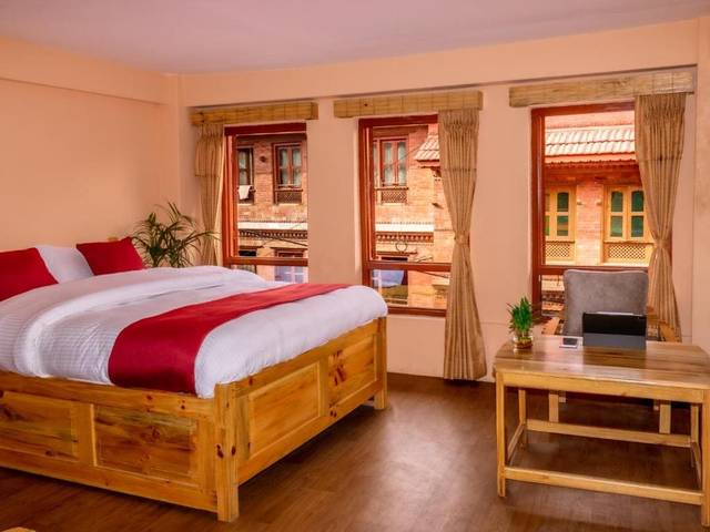 Double room with private bathroom