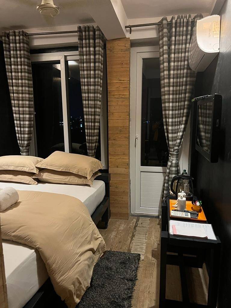 Lake View Room (MARS)