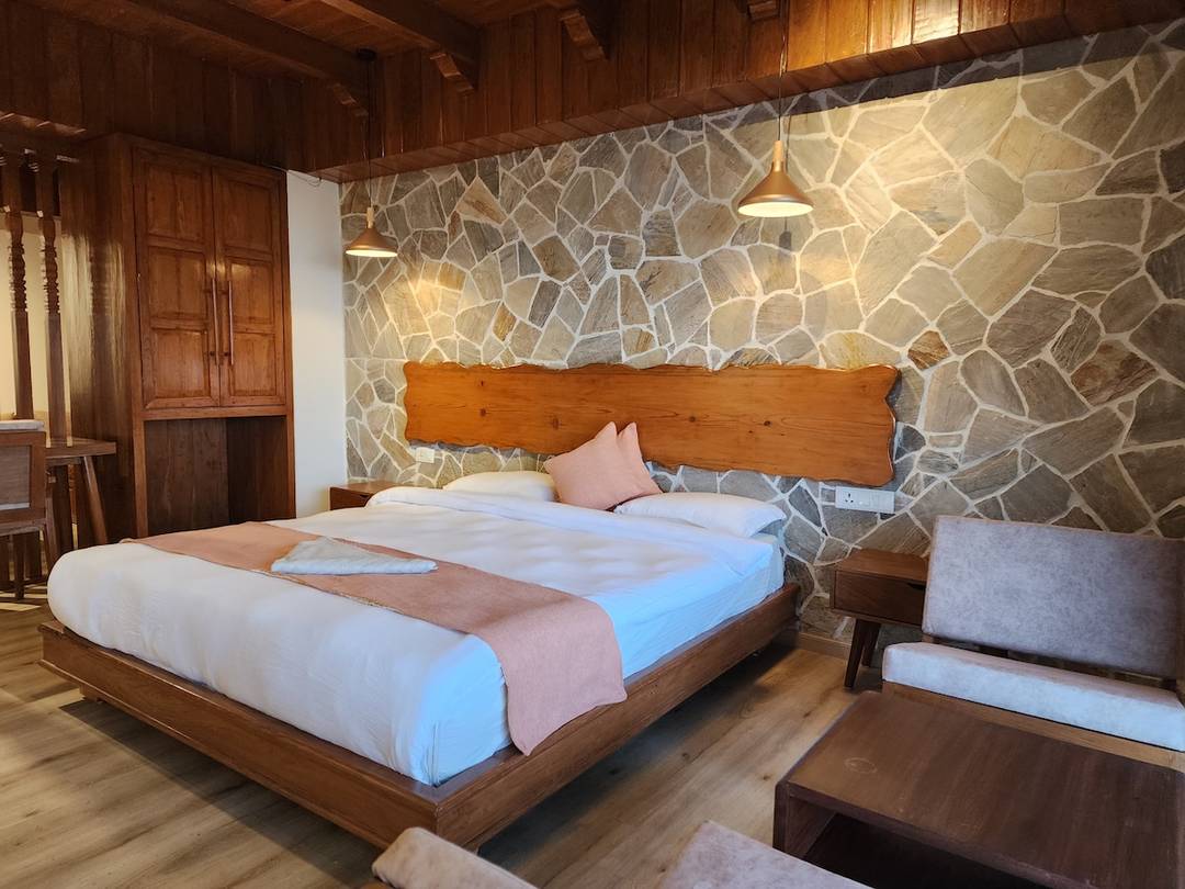 Beautiful Suite Room with Panoramic Mountain View — photo