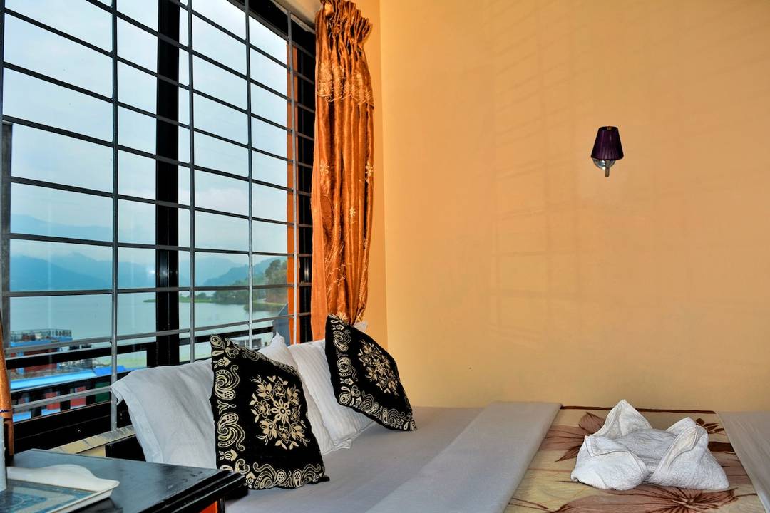 HOTEL DIRECTION POKHARA — photo