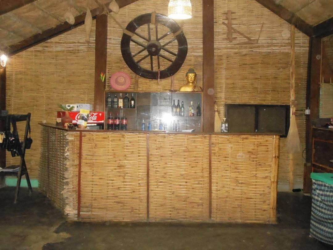Chitwan Bamboo Lodge — photo
