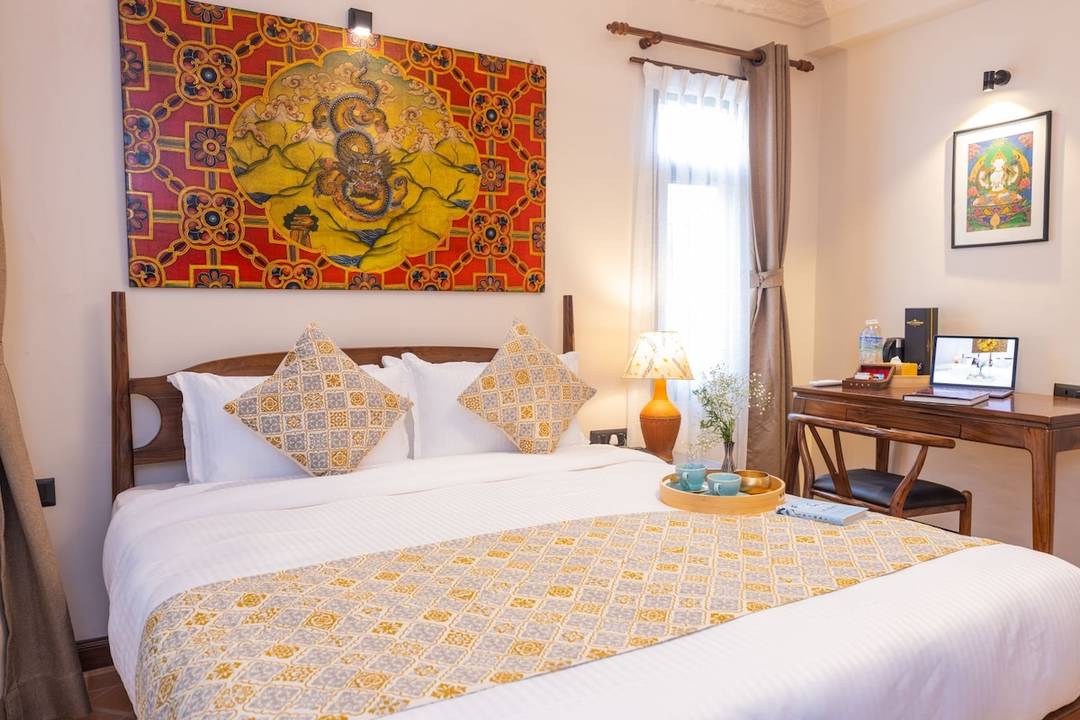 SUPER HOST | Designer Queen Bed with Breakfast! — photo