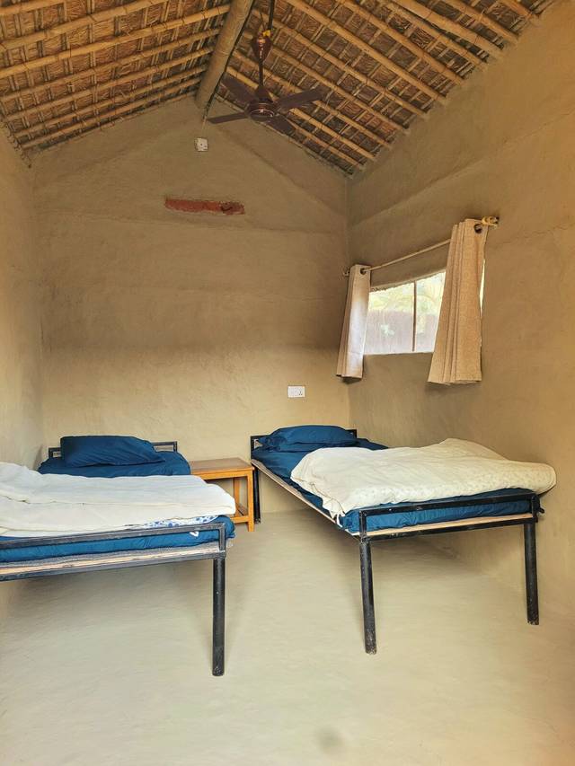 Ishq Sanctum - Eco-home in a jungle-village.