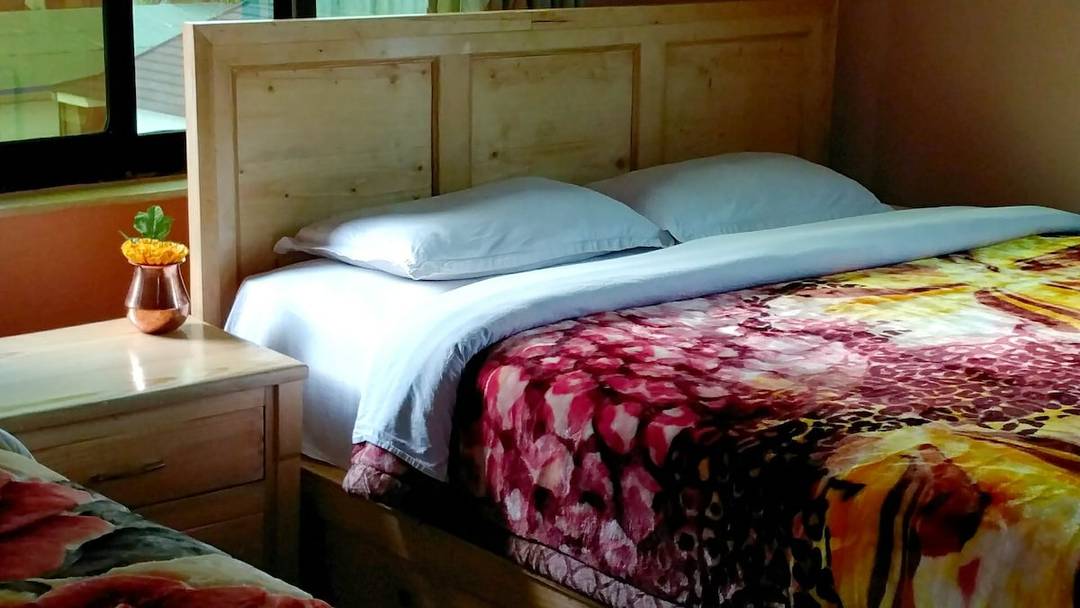 Glamorous room w/ roof access for Yoga &Meditation — photo