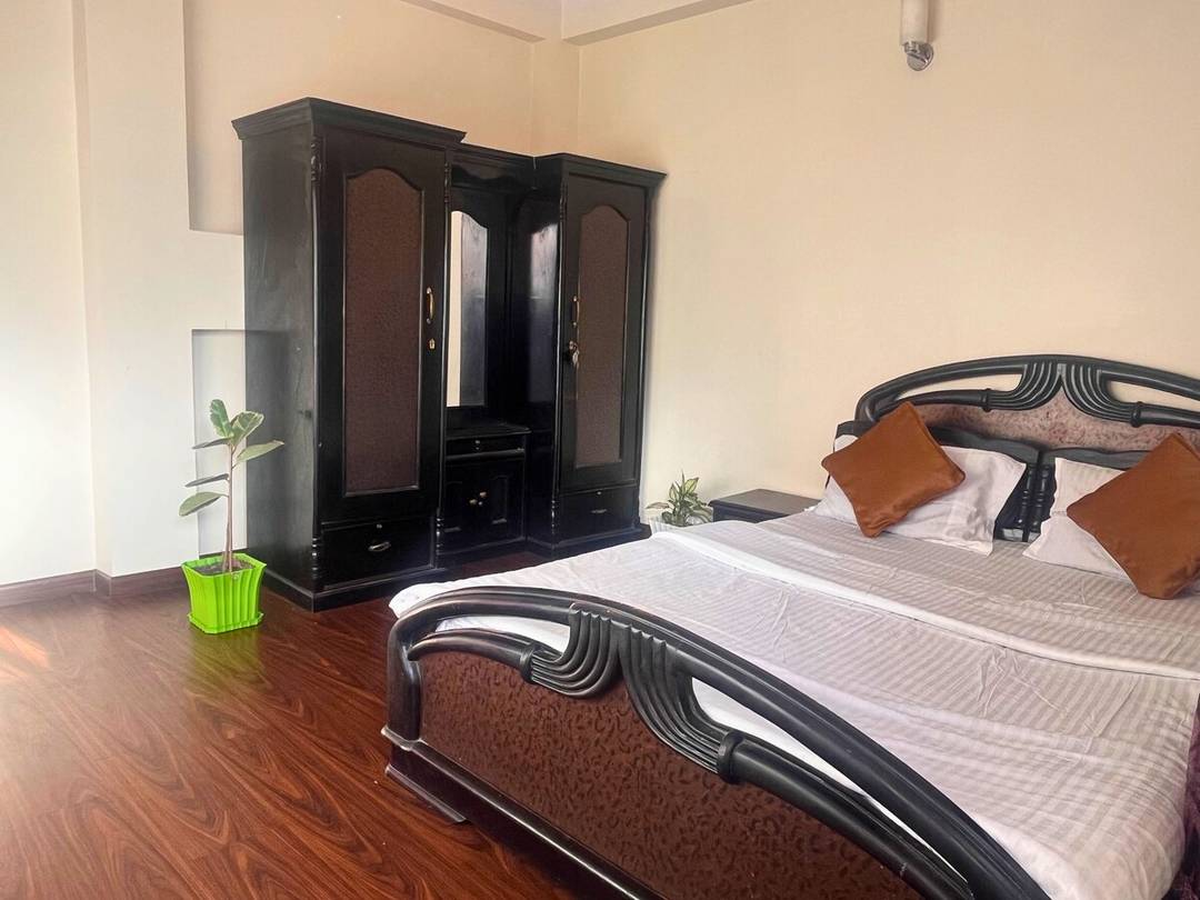 Bright 2BHK Apt in Hattiban with a Cozy Balcony — photo