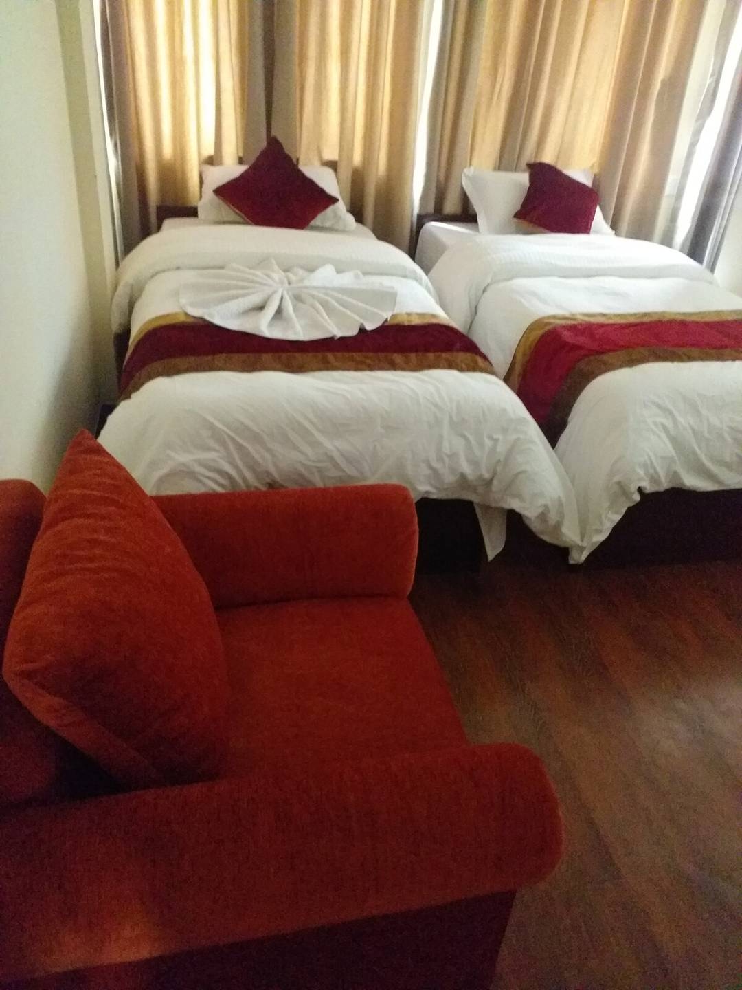 Double bedroom with attach bathroom — photo