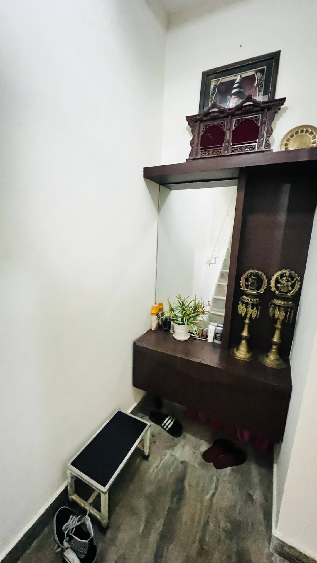 Fully furnished semi bungalow — photo