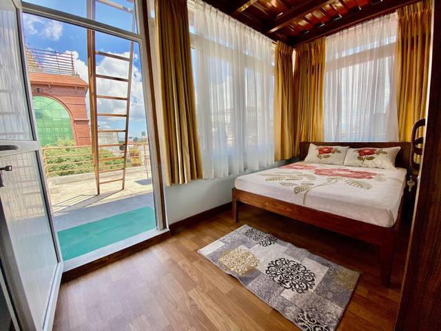Amazing room with patio & awesome views in Thamel