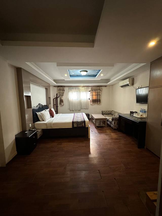 stay in heart of thamel